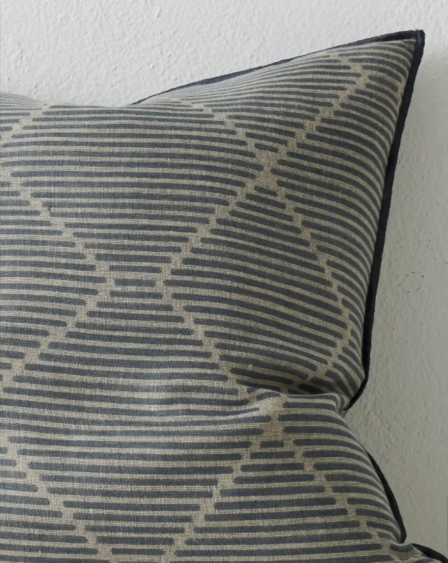 Edgecliff Cushion